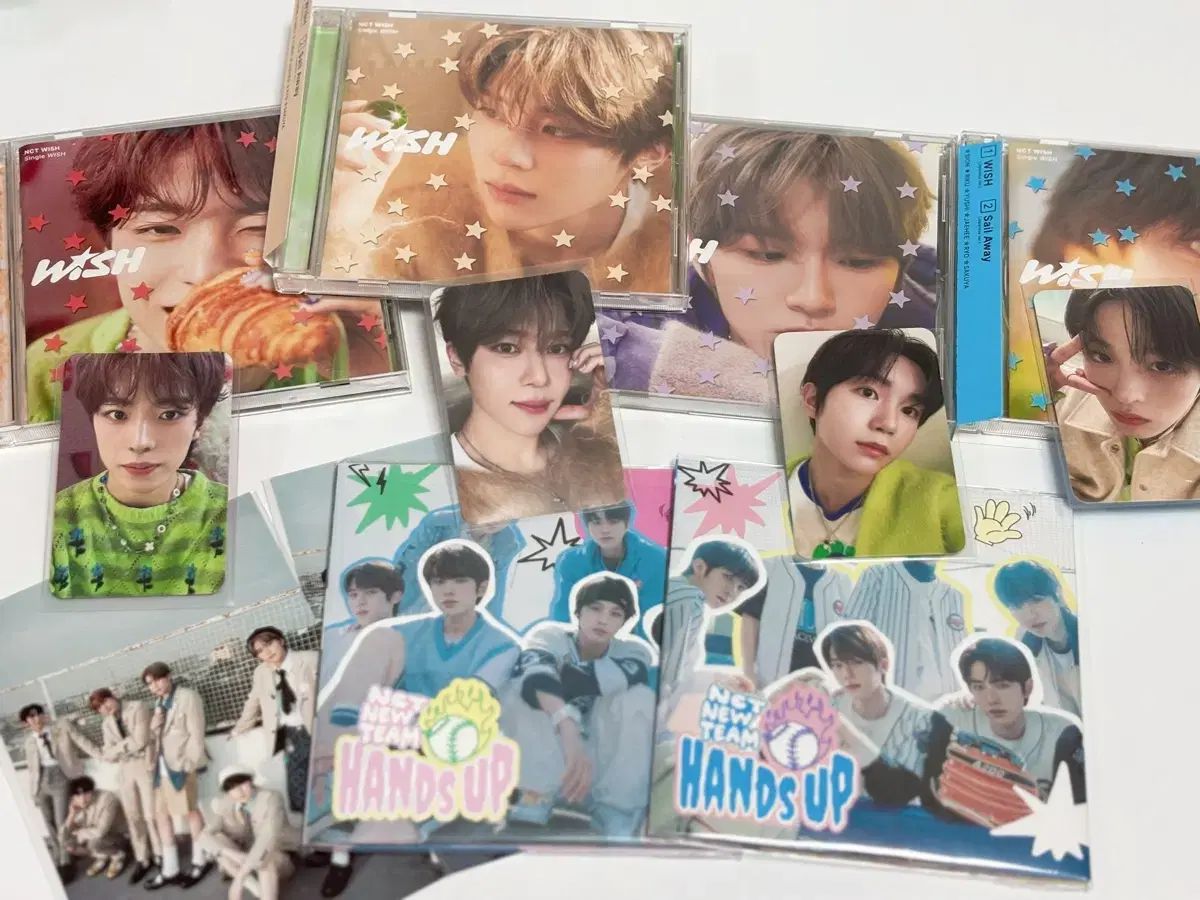 NCT WISH ハンズアップ A B セット販売しています