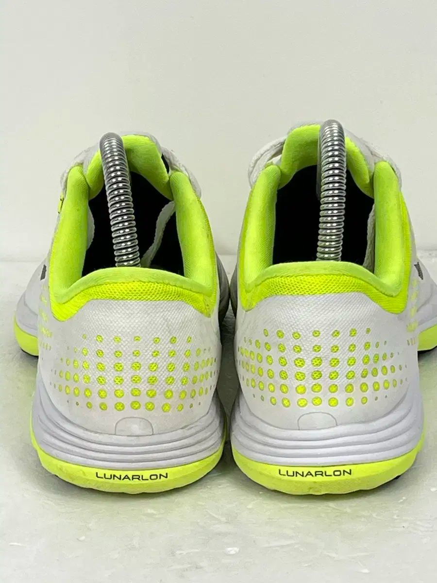 ほぼ未使用 NIKE ナイキ ルナ エンプレス ゴルフ シューズ スニーカー 靴 ナイキゴルフシューズ レディース ルナエンプレス 235mm - メルカリ