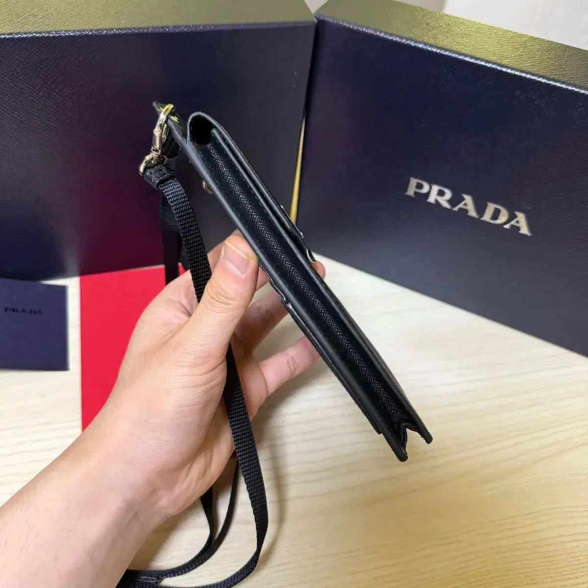 PRADA プラダ