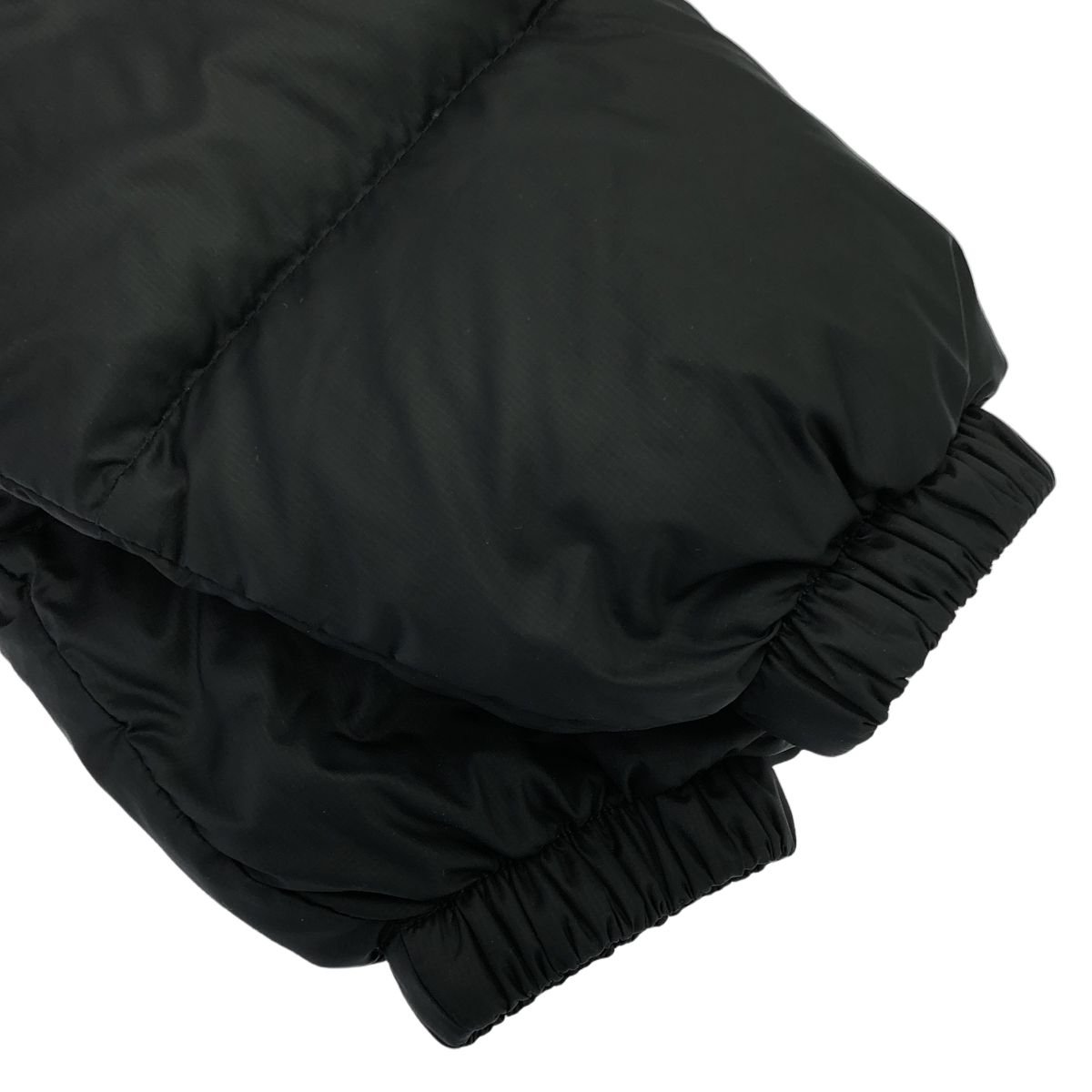 美品⭐️LACOSTE ラコステ ノーカラーダウンジャケット ベージュ 38 LACOSTE ラコステ ショートダウンジャケット BF6699 ブラック 38