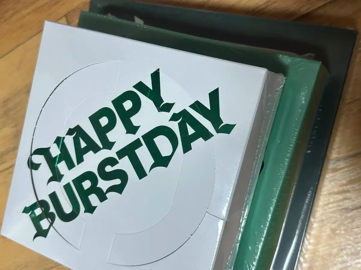 SEVENTEEN HAPPYBURSTDAY NEW BURSTDAY 未開封 SEVENTEEN(セブンティーン・セブチ) HAPPYBURSTDAY 未開封