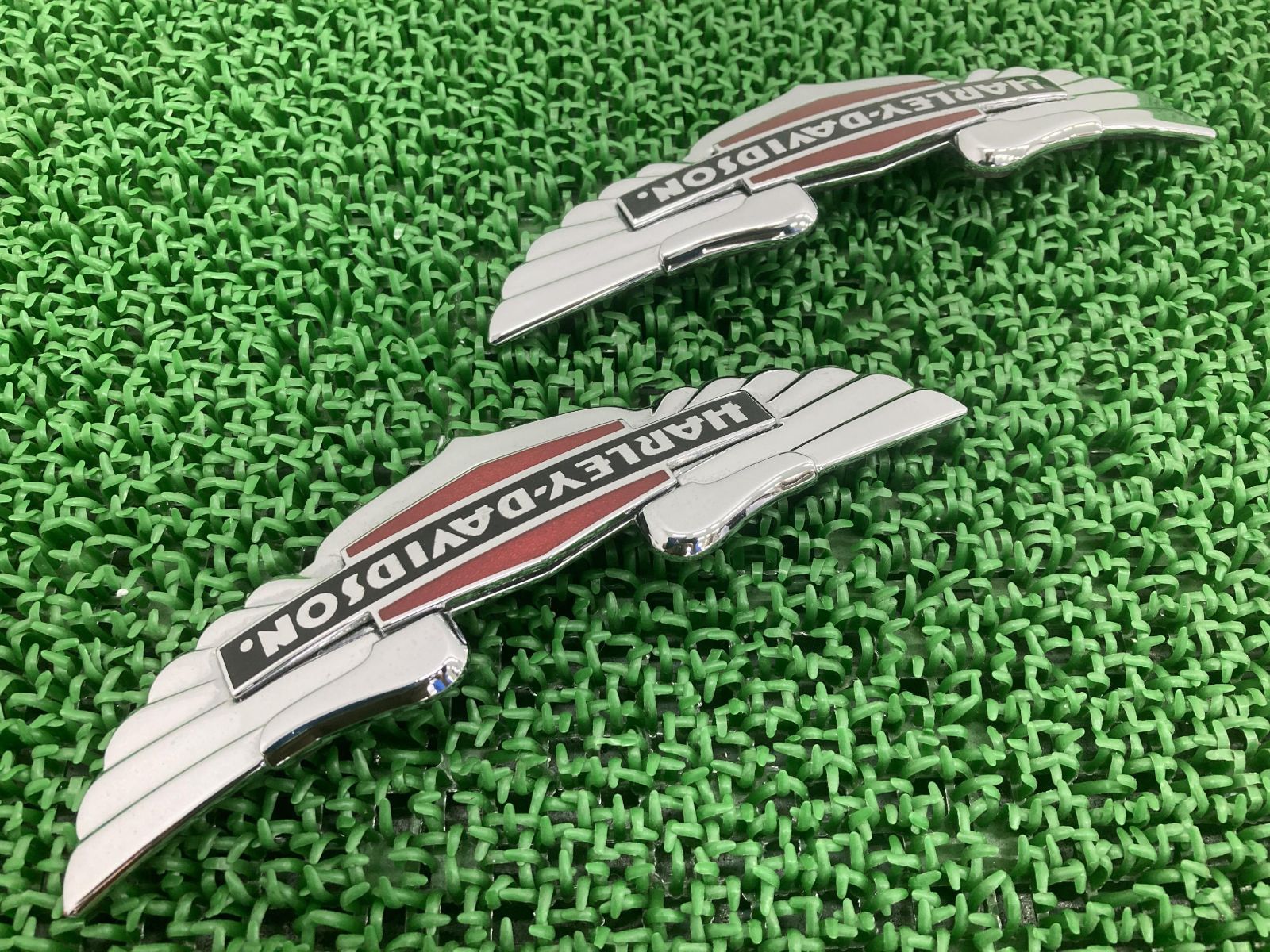 FLSTN タンクエンブレム 左右 ハーレー 純正 中古 バイク 部品