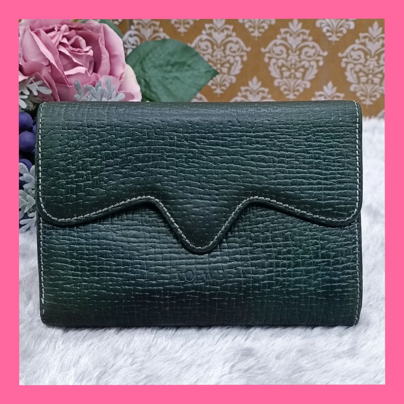 LOEWE 》 ロエベ 折り財布 三つ折り財布 グリーン 本革 送料無料