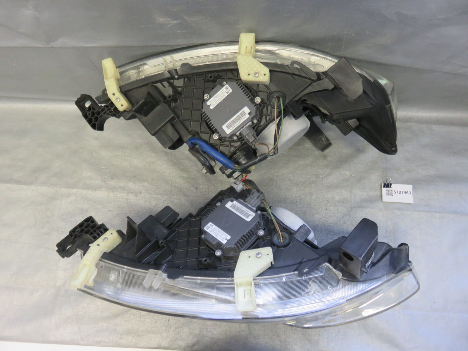 ☆STD7460/点灯OK 日産 セレナ C25 CC25 NC25 CNC25 純正HID ヘッド