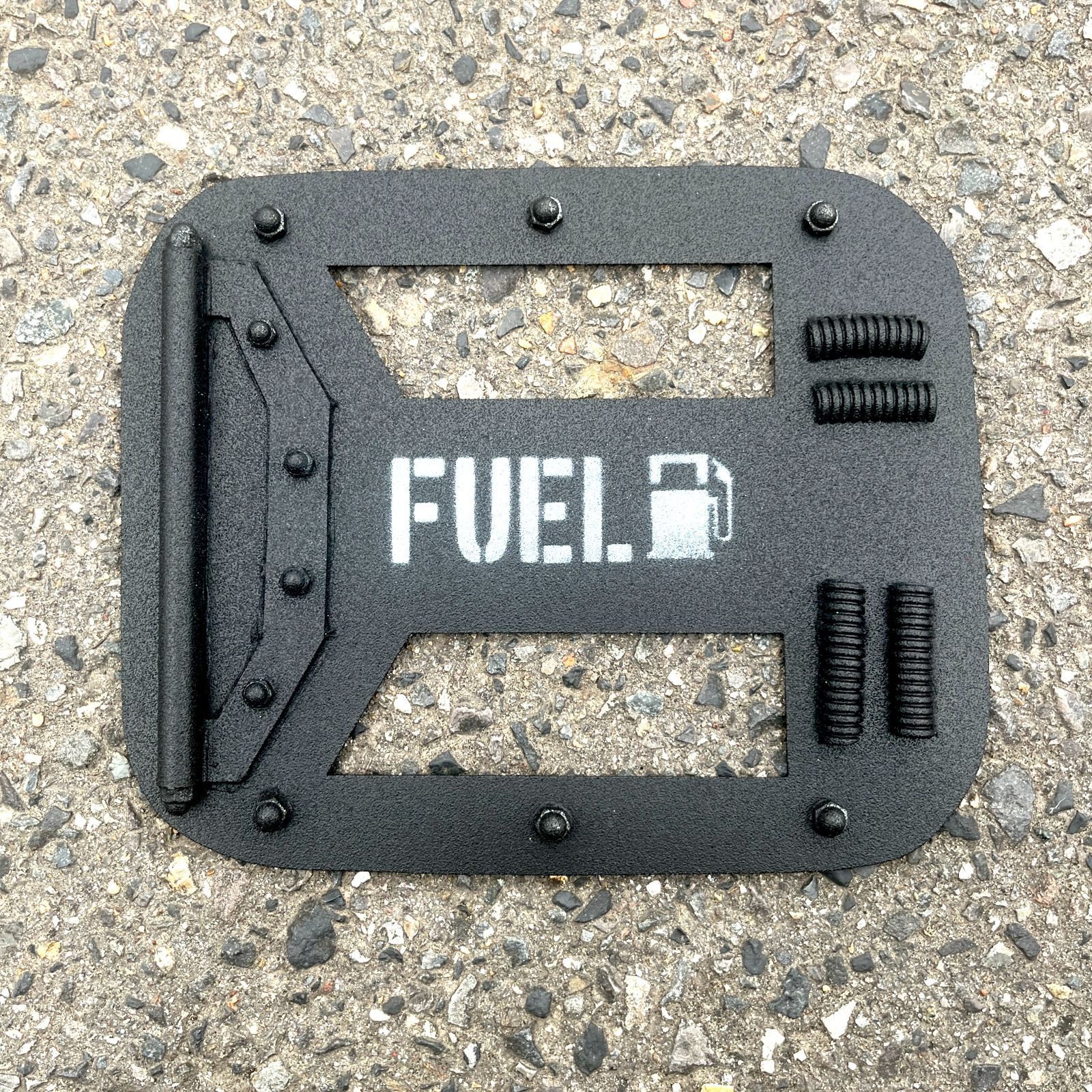 セール】デリカ 給油口カバー サブマリン 貼るだけ簡単 お手軽