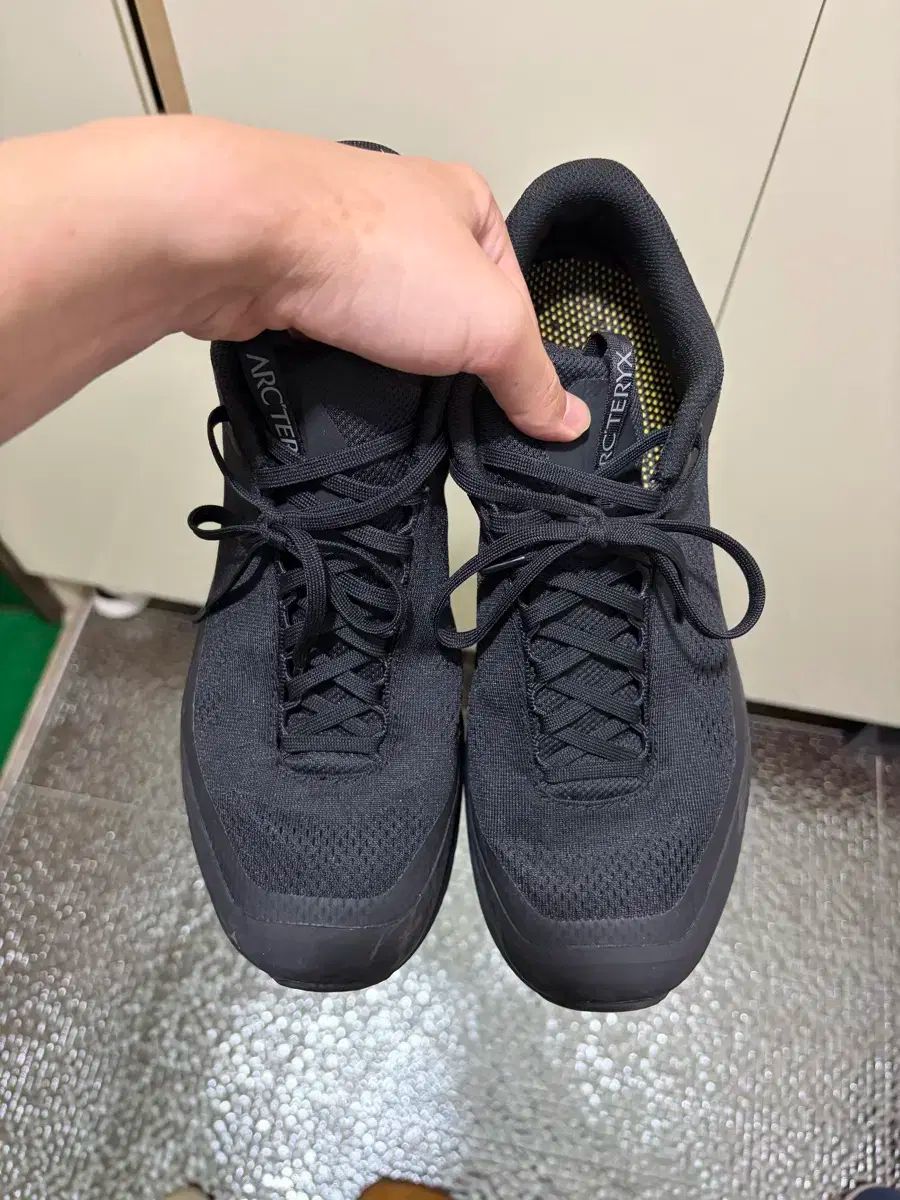 ARC TERYX アークテリクス エリア オーラ 黒 270m