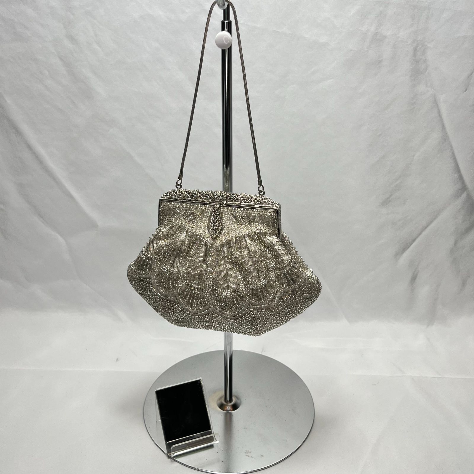 値下げ交渉可！アンティーク総ビーズバッグ シルバー ホワイト 見よ 