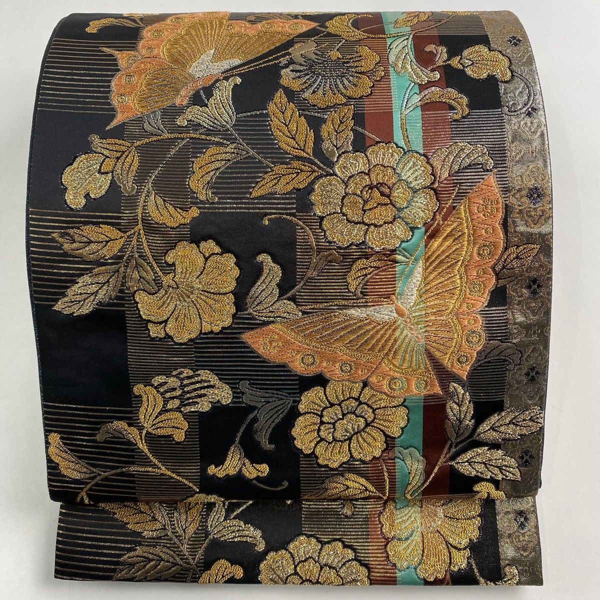 袋帯 美品 秀品 振袖向き 蝶 花唐草 箔 金糸 黒 六通 正絹 袋帯 美品 秀品 振袖向き 蝶 花唐草 箔 金糸 黒 六通 正絹