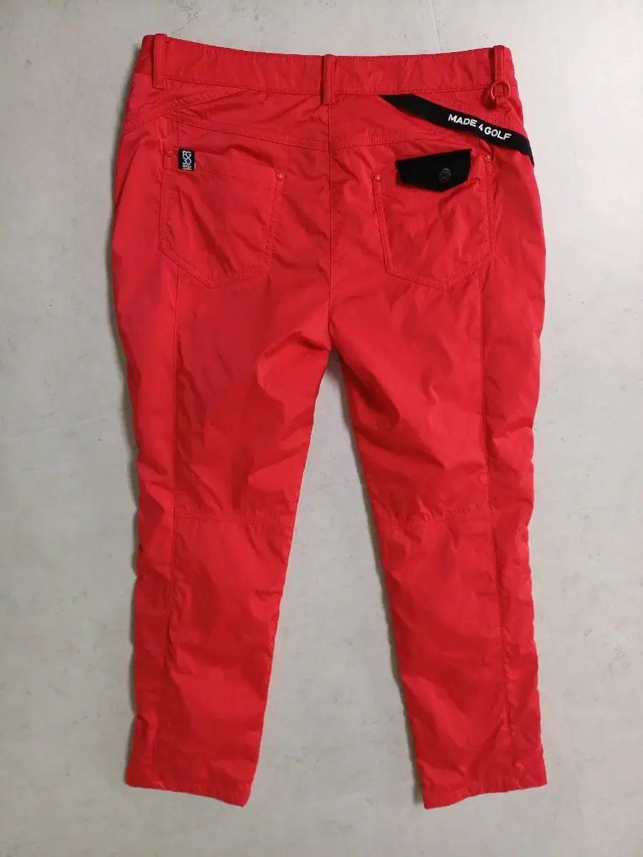 季節の変わり目 ゴルフパンツ