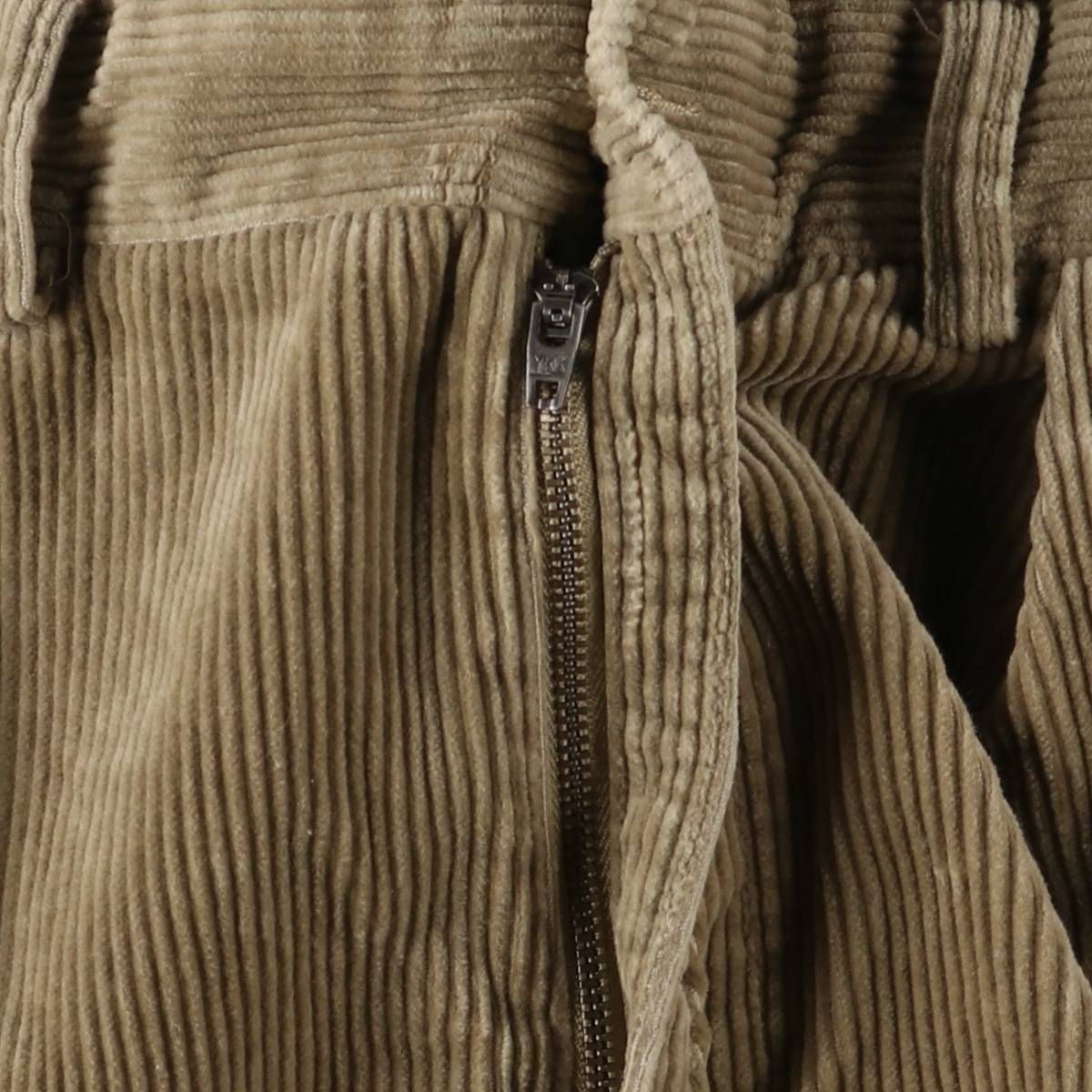 コーデュロイパンツ
