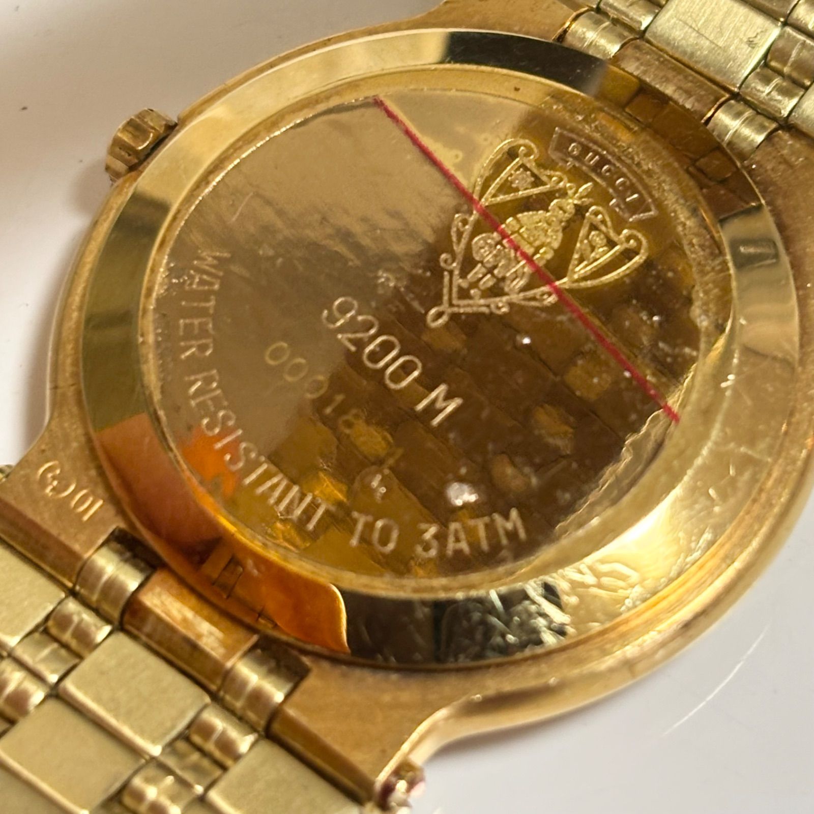 美品 グッチ GUCCI 9200M ゴールド デイト メンズ 腕時計 グッチ / 腕時計 / GGロゴ デイト ゴールド文字盤 9200M買取｜グッチを
