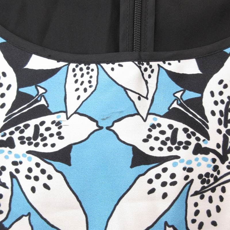 ジャストカヴァリ 花柄 ワンピース ジャストカヴァリ 花柄 ワンピース