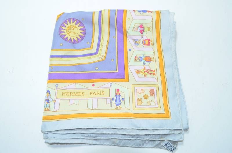エルメス カレ90《手を差し伸べる》大判スカーフ 太陽 多様性 シルク