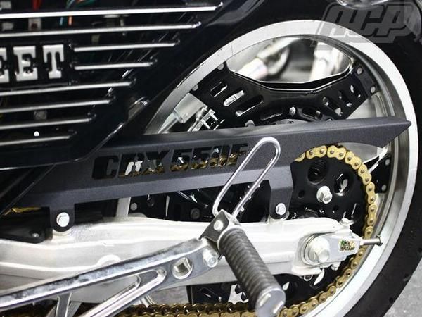 CBX550F ロゴイリ チヂミ塗装 チェーンケース 黒 CBX550F ロゴ入り