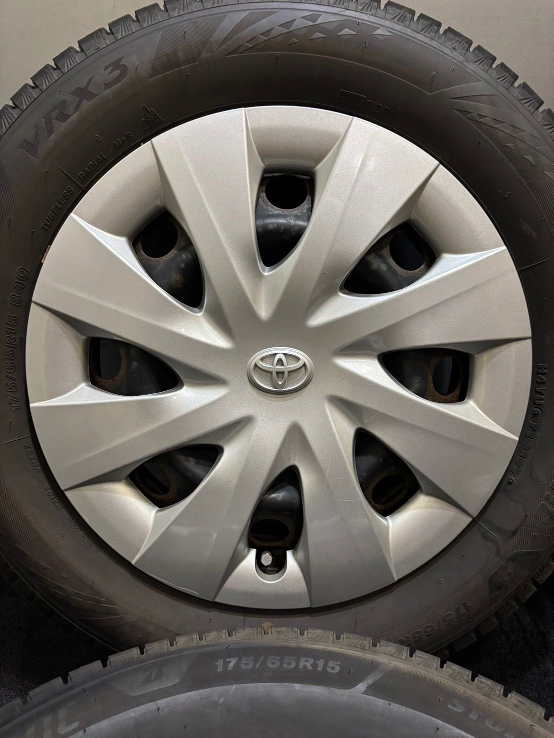 175 65R15 BRIDGESTONE VRX3 22年製 トヨタ 純正 スチール 15インチ 5J 39 100 4H スタッドレス 4本 トヨタ ヤリス 南3-K186