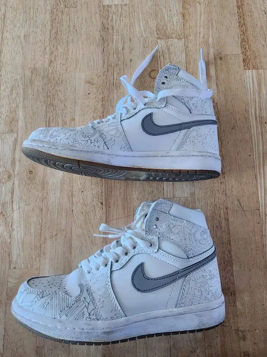 1 か月使用 NIKE ナイキ ジョーダン 1 レーザー 235 レトロ スニーカー バスケットシューズ