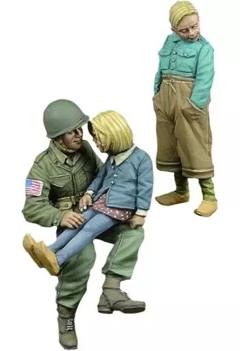 プラモデル　1/35 WWII アメリカ陸軍 空挺部隊員と少年少女たち 1944-45(3体セット) レジンキャストキット [DD35216] 中古】プラモデル 1/35 WWII アメリカ陸軍 空挺部隊員と少年少女
