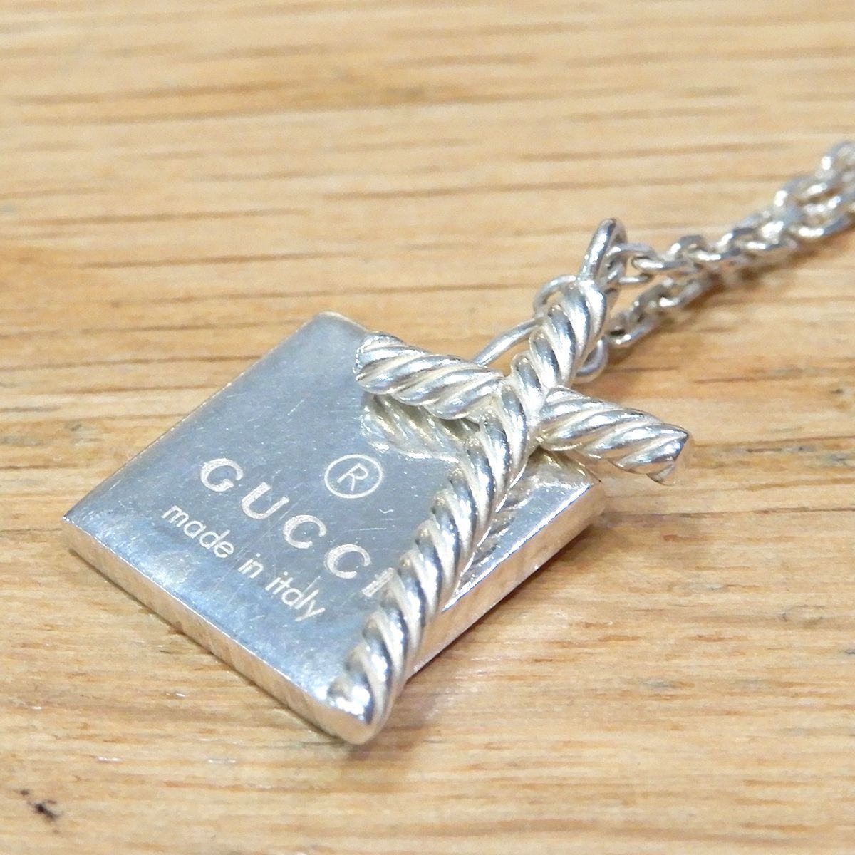 美品 GUCCI グッチ クロス シルバー ネックレス SV925 楽天市場】GUCCI / グッチ ◇スクエアG クロス ネックレス