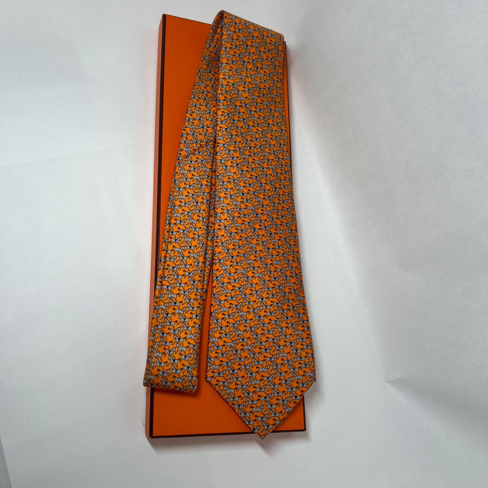 T546 【未使用品】HERMES エルメス ネクタイ オレンジ シルク100