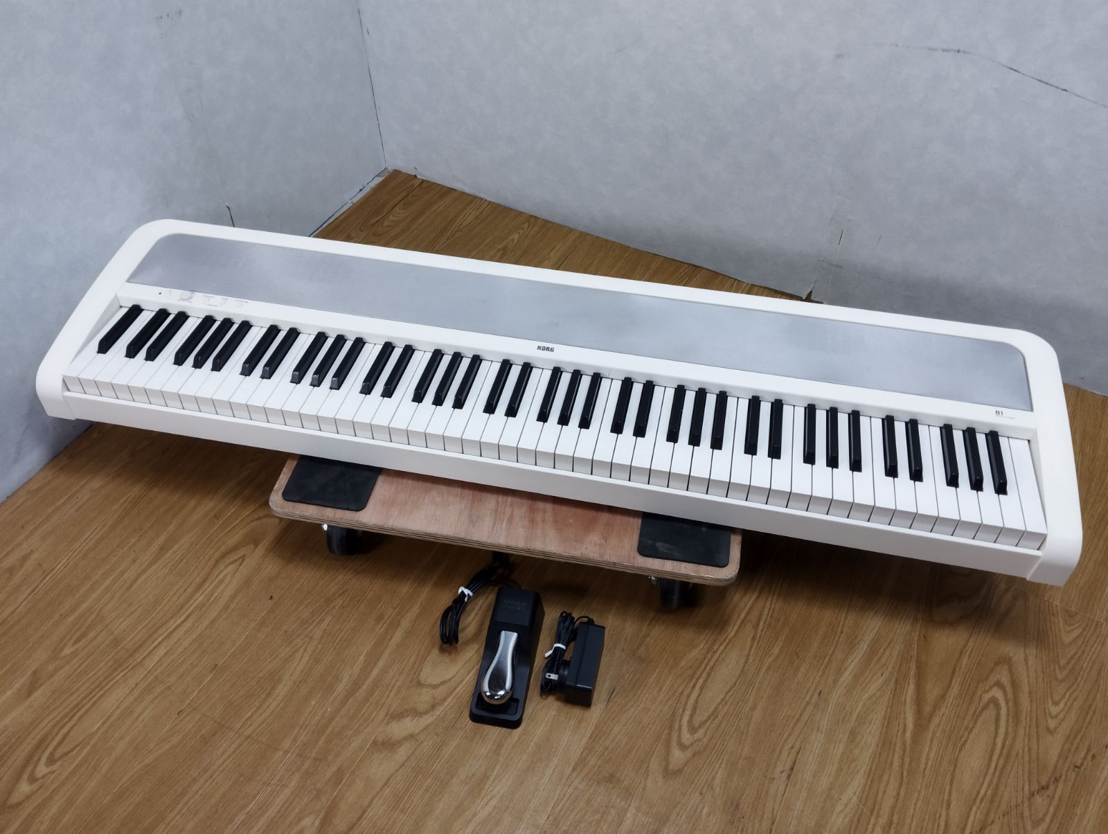 K 1056 KORG デジタルピアノ 電子ピアノ B1