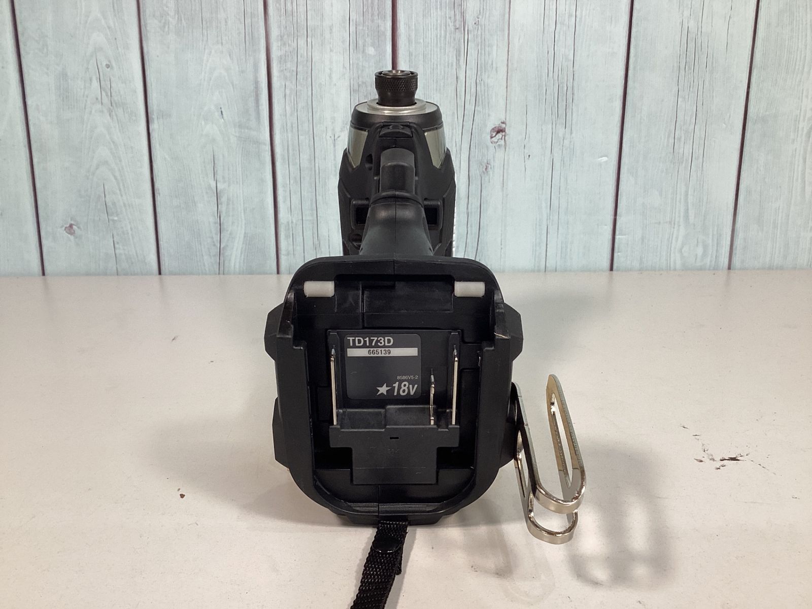 コードレスインパクトドライバー