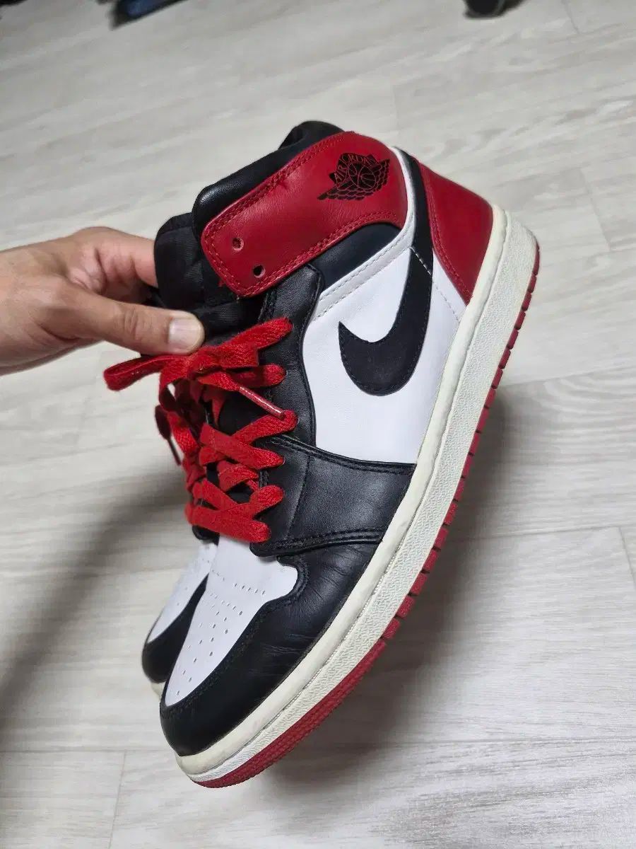 ジョーダン 1 ミッド 270