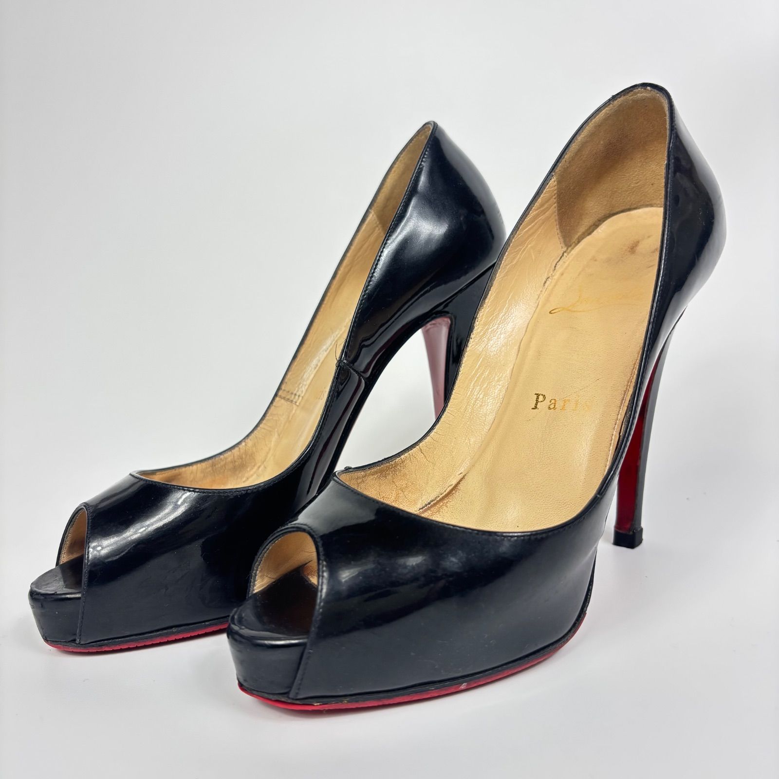 クリスチャン・ルブタン エナメル パンプス ブラック 美品