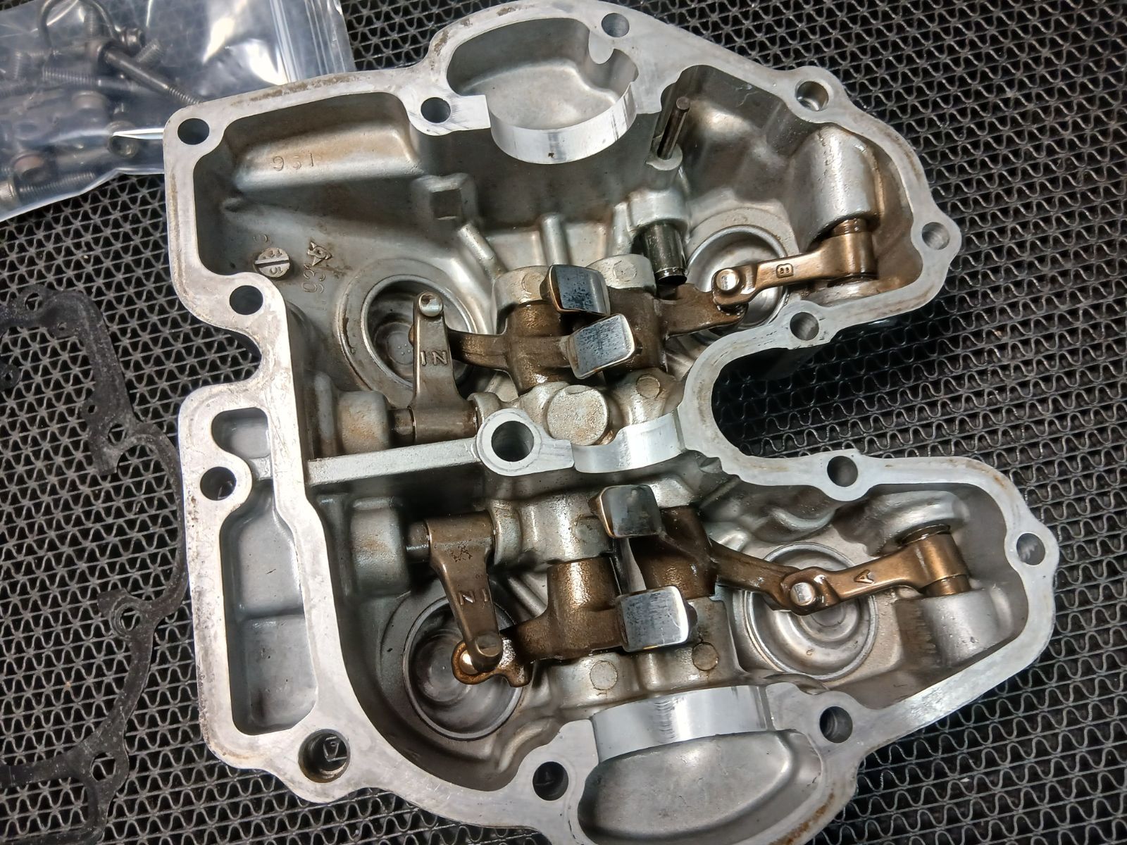 ホンダ XLR250 BAJA】シリンダーヘッドカバー＆タペットロッカーアーム