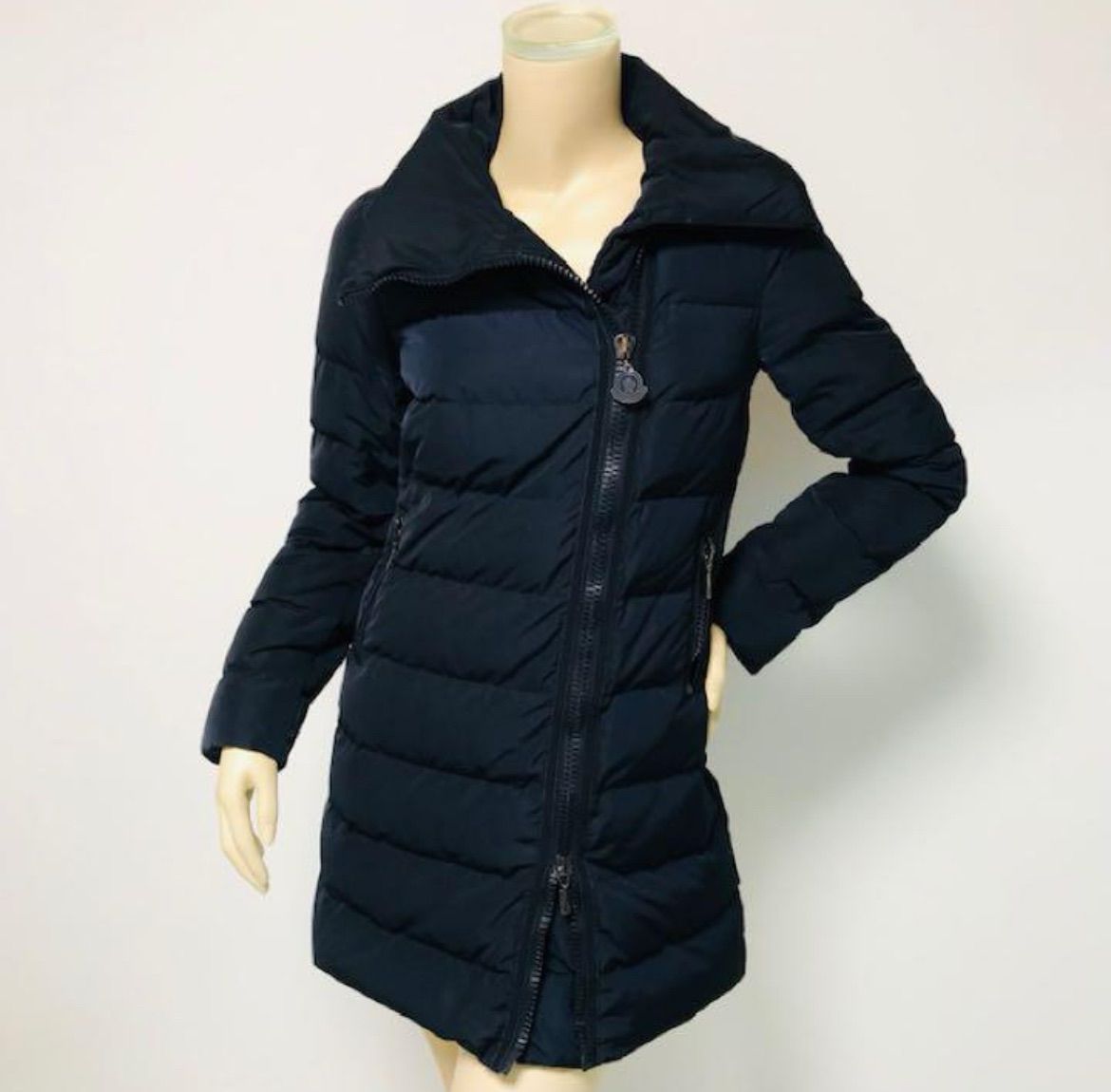 MONCLER☆モンクレール・GERBOIBE レディース アイコンタグ付き MONCLER☆モンクレール・GERBOIBE レディース アイコンタグ付き