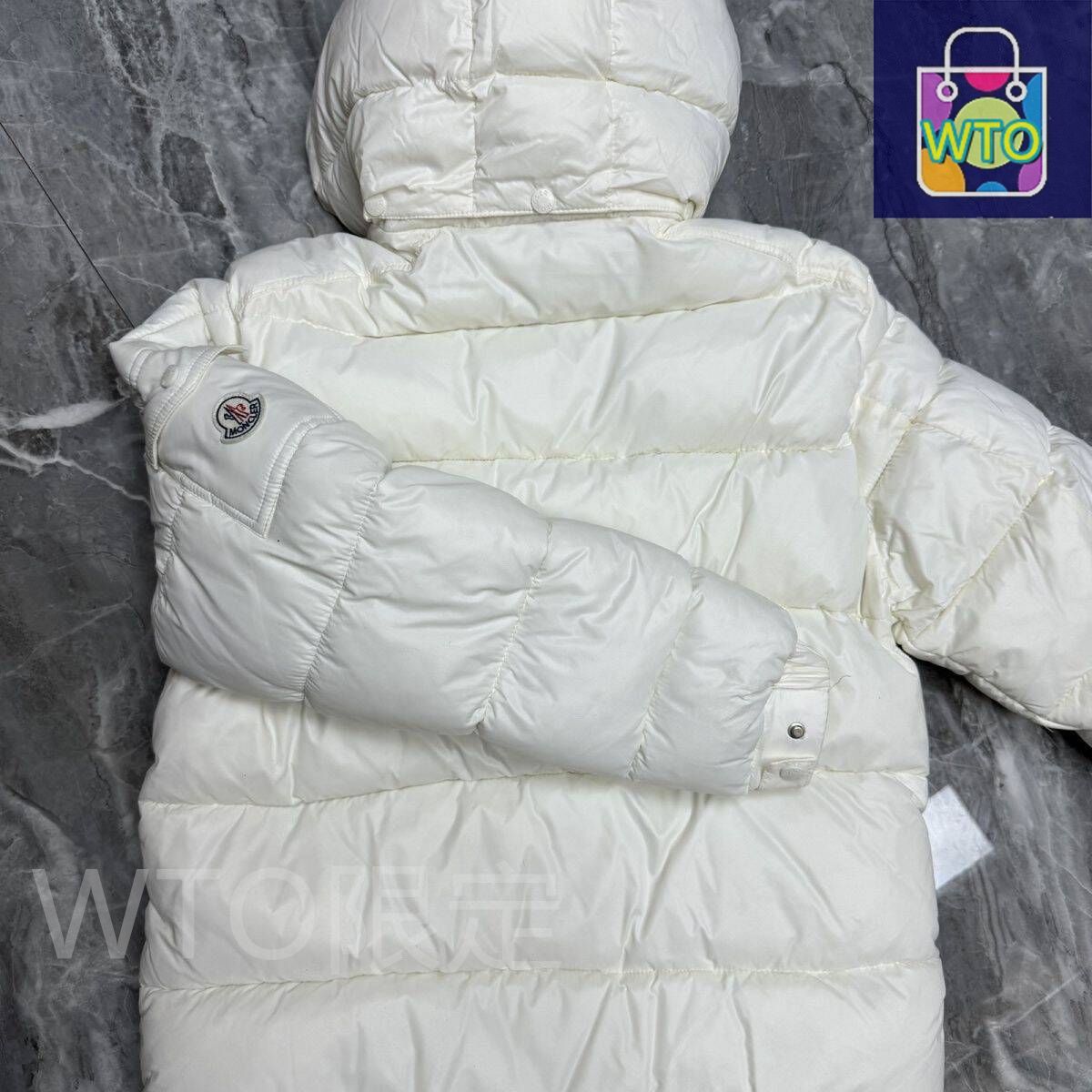 未使用　モンクレール　ブランケット　ブルー✖️ホワイト　ウール100% 未使用 MONCLER モンクレール ダウンジャケット｜本日限定特価