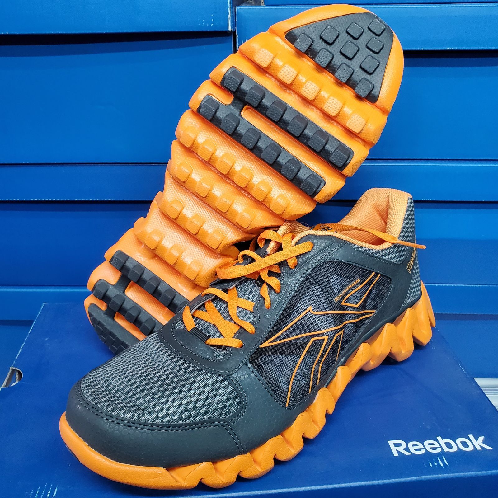 隠れた良作！】Reebok ZigTech Shark Pursuit 360 【J99616