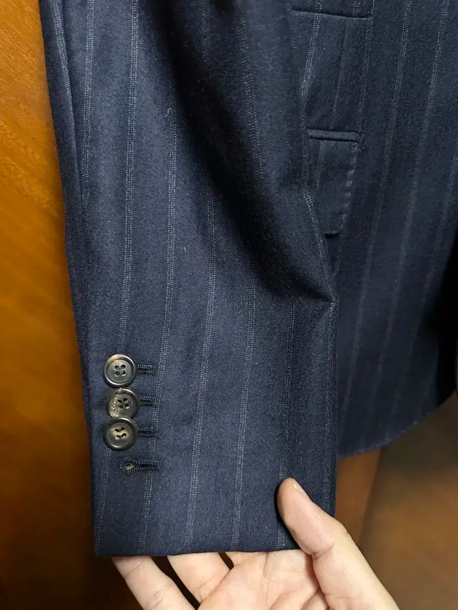 ブルネロクチネリ ピークドラペル シグネチャースーツ