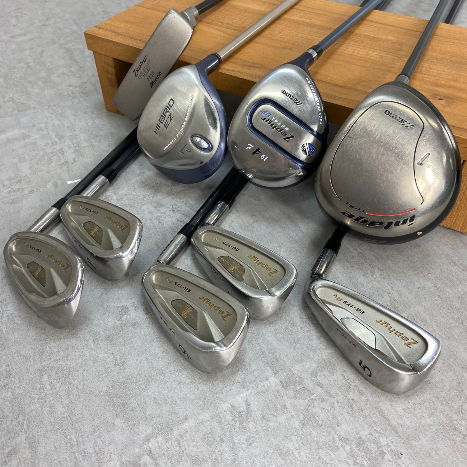 Mizuno ミズノ Titleist タイトリスト レディースゴルフ9本セット　右利き用　カーボン　キャディバッグ　初心者おすすめ　入門用