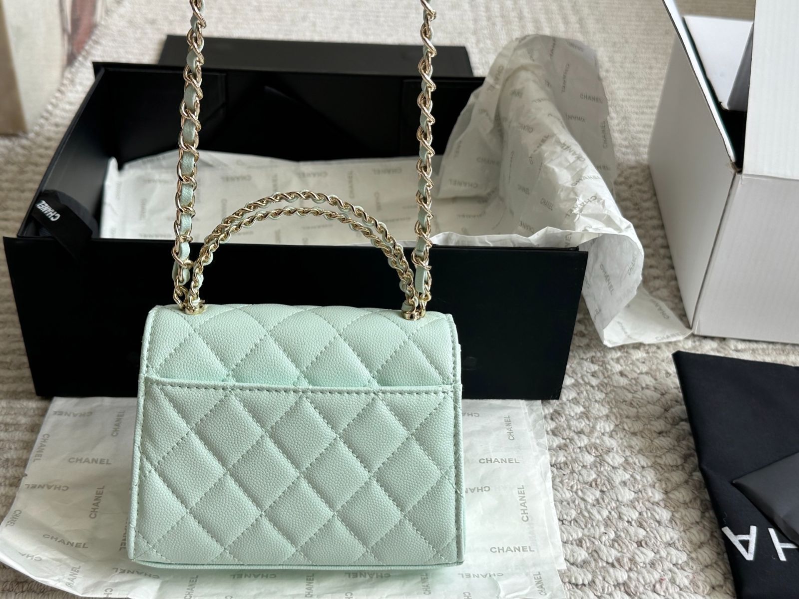 【シルバー♢スマホも入る】CHANEL ケリーショルダーバッグ シルバー♢スマホも入る】CHANEL ケリーショルダーバッグ