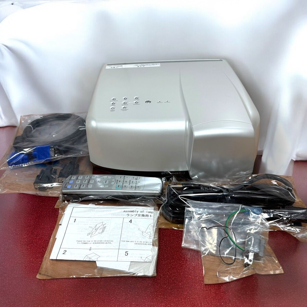 MITSUBISHI 三菱 LVP-HC5000 ホームプロジェクター 1920×1080ドットの高精細液晶パネル フルHDパネル 定価248000円 MEBLE-SODAR_PL