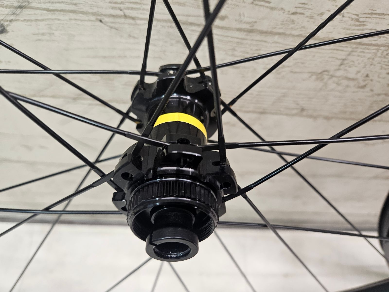 □ 美品!! MAVIC AKSIUM DISC 622×17c シマノ11/12s対応 マビック