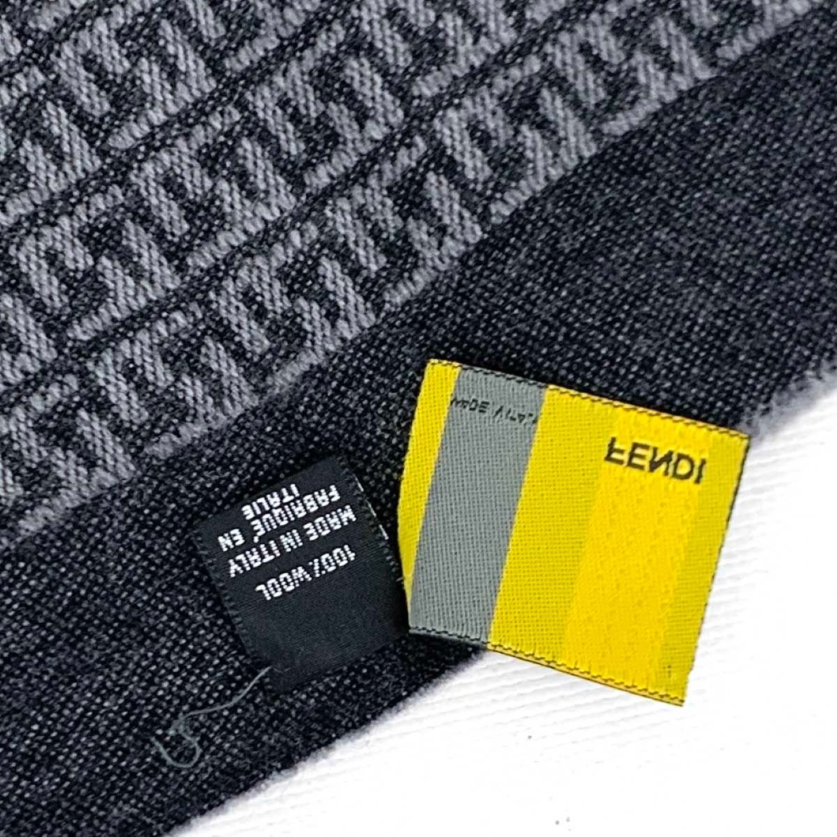 FENDI マフラー ズッカ柄 チェック ウール100% グレー FENDI マフラー