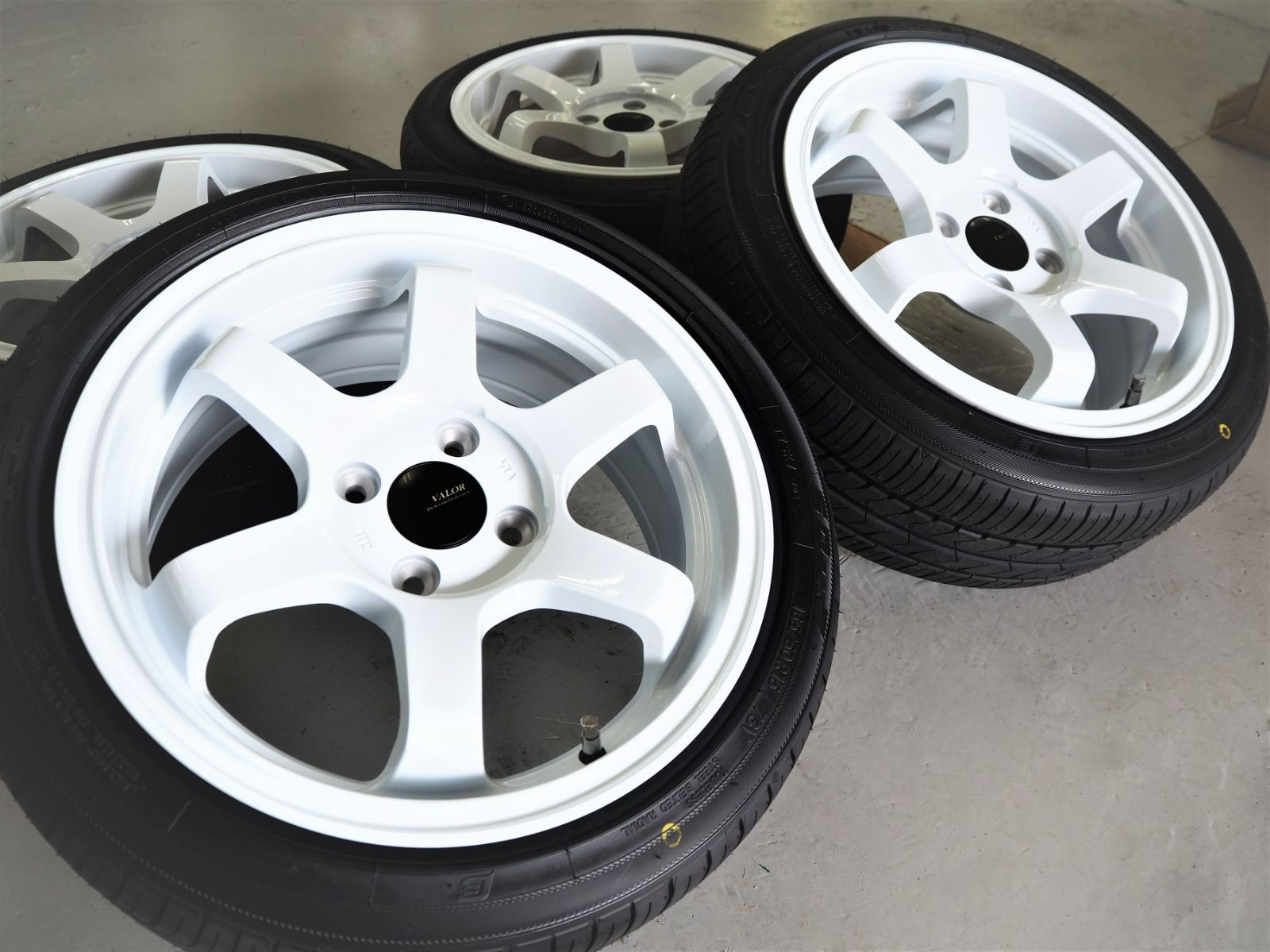 コンケイブ 引っ張り 軽量 VALOR Racing TS6R 15inch 6.5J 4-100 +38