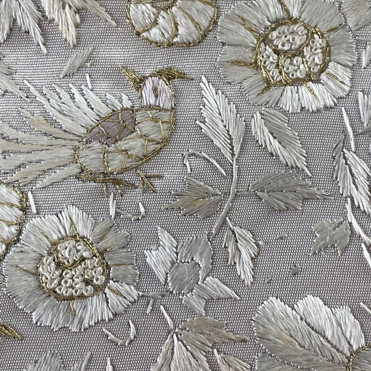 袋帯 逸品 草花 鳥 刺繍 金糸 銀色 お太鼓柄 正絹-