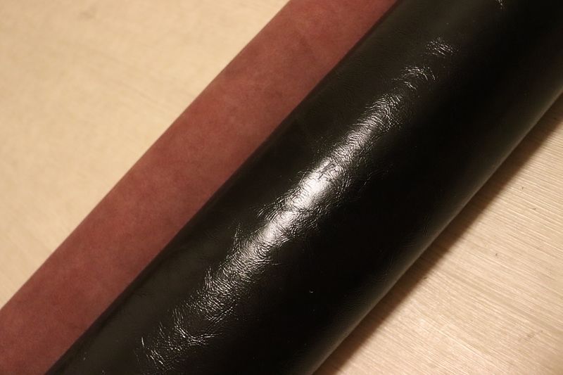 ブラック 134ds ヌメ革 牛革 イタリア レザー カゼイン仕上げ はぎれ 一枚革 レザークラフト 革 皮 本革 diy 生地 材料