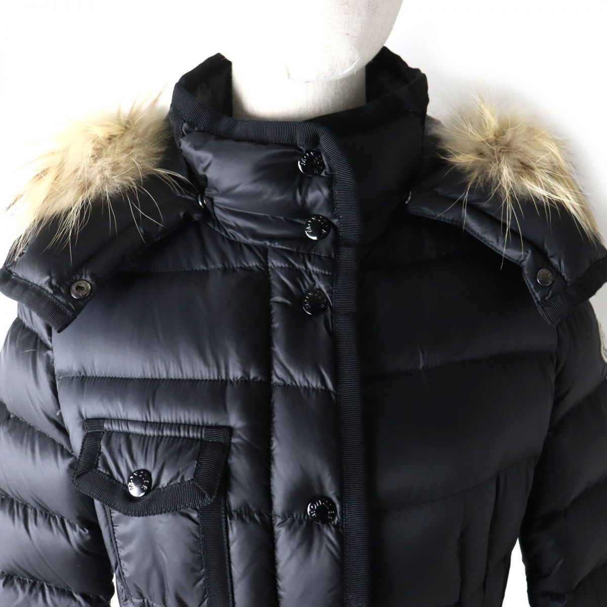 中綿ダウン90％フェザー10％MONCLER HERMIFUR モンクレール エルミファー ロゴ ダウンコート