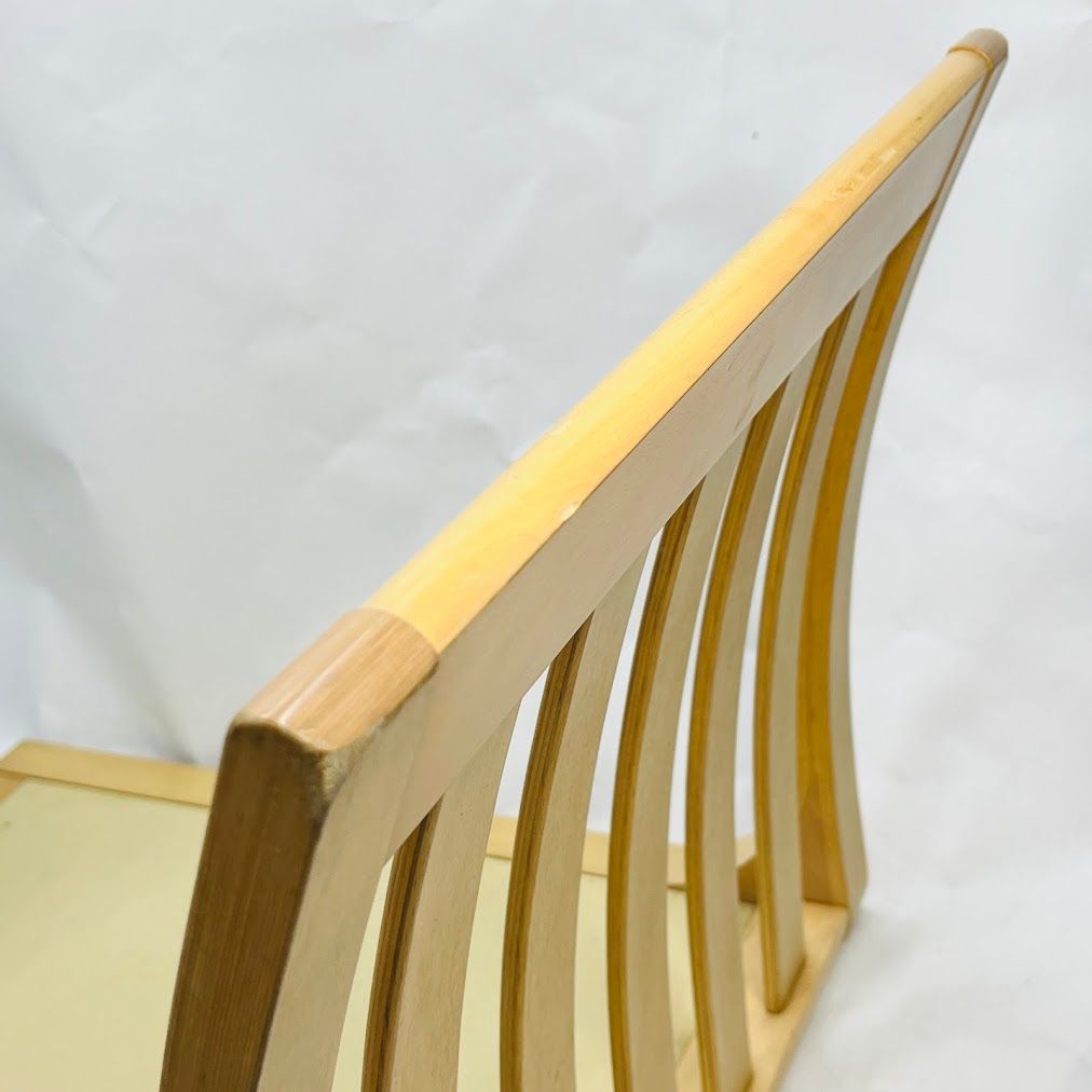 大特価！ 天童木工 座椅子 T-5313MP-NT メープル材 ナチュラル 汚れ傷大 座面滑り止め加工 座布団はありません 背景のある