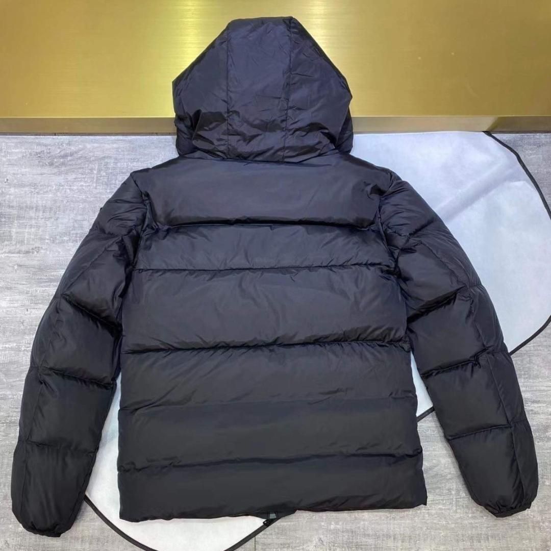 新品 モンクレールダウンモンクラーMONTCLA - メルカリ
