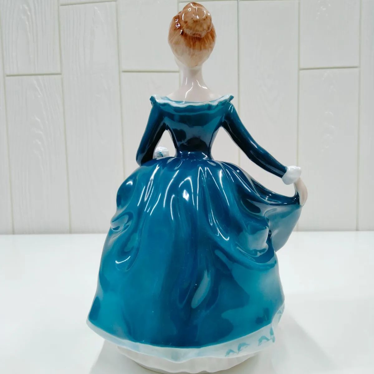 希少】ロイヤルドルトン Royal Doulton フィギュリン HN 2461 JANINE