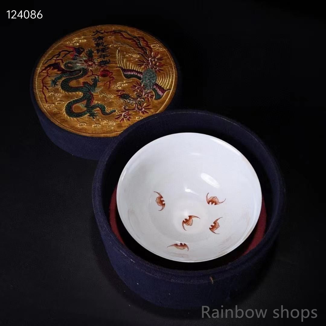 中国古美術・珍品旧蔵・純手描き·粉彩磁器ボウル·箱付・置物・食器