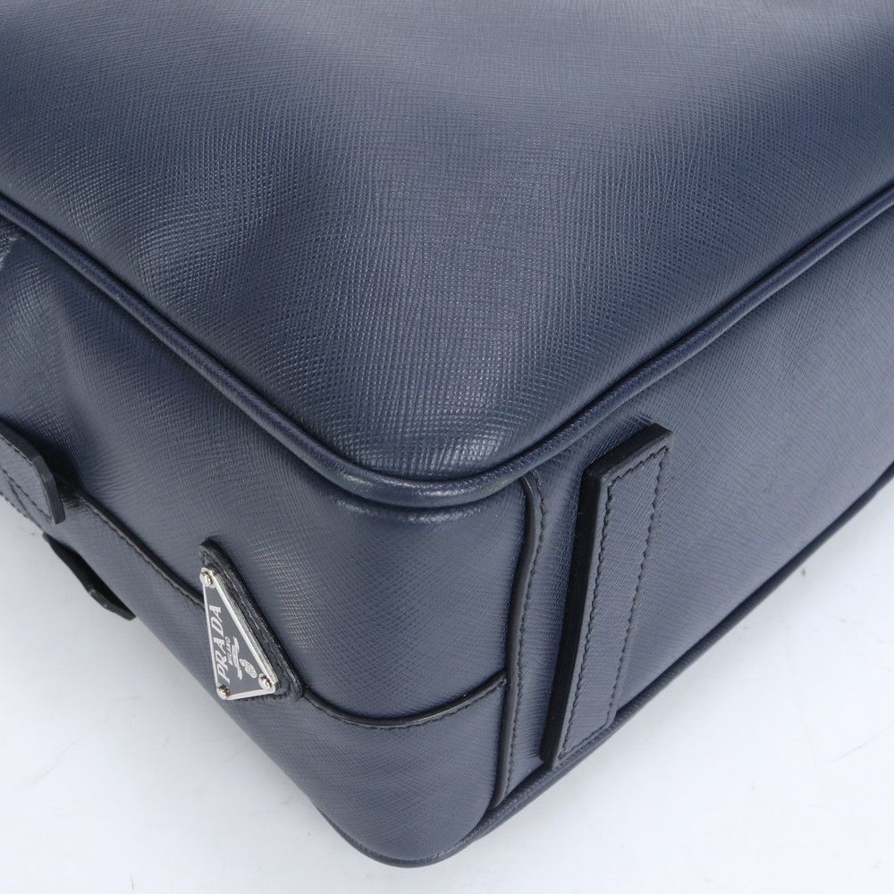 美品 プラダ ビジネスバッグ サフィアーノレザー 三角タグ A4 ハンド 灰色 美品 プラダ ビジネスバッグ サフィアーノレザー 三角タグ A4