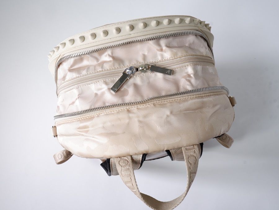 Christian Louboutinクリスチャンルブタン Backparis バックパリス  