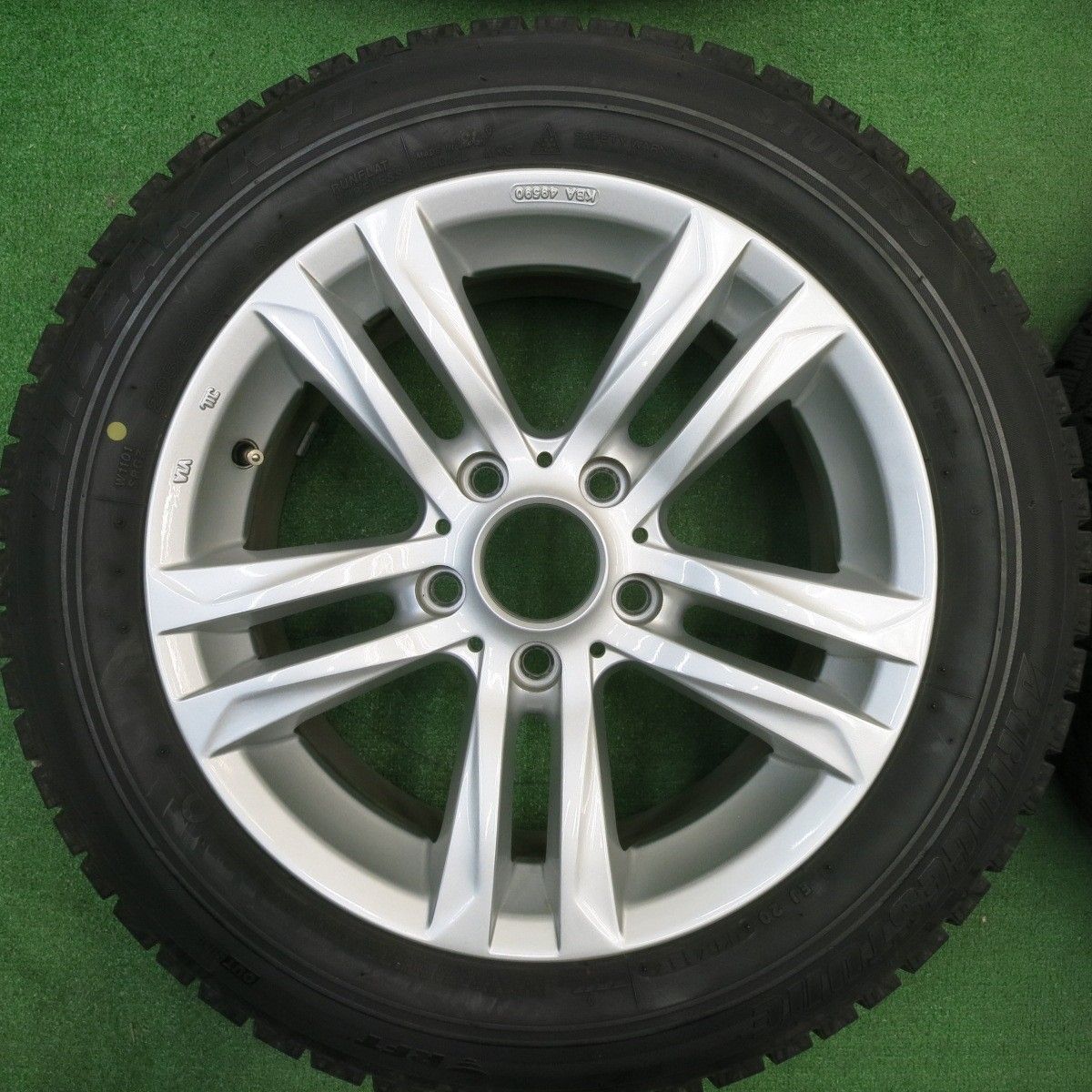 バリ溝！キレイ！9.5分☆BMW MAK BIMMER 205/60R16 スタッドレス 