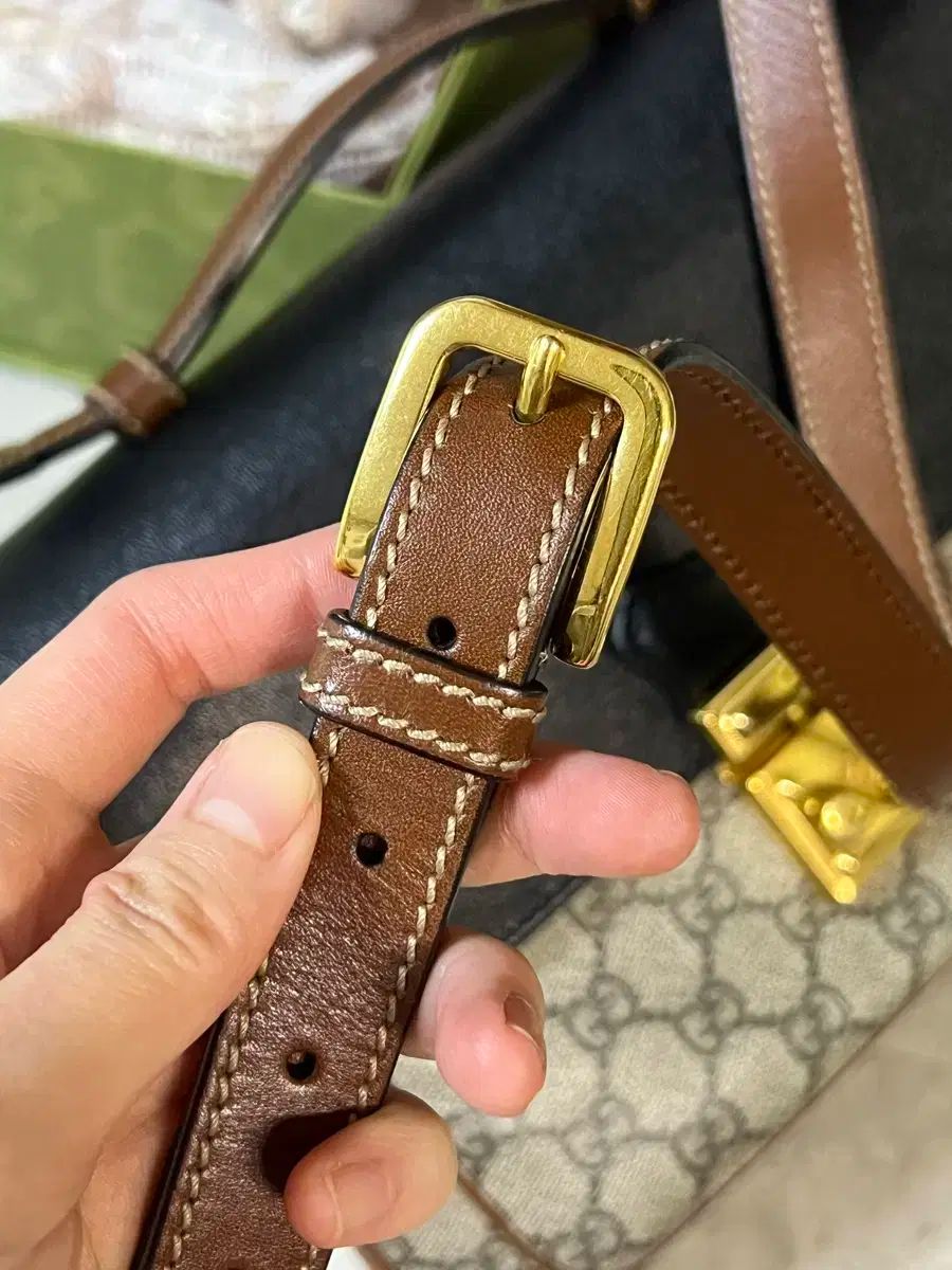 ショルダーバッグ