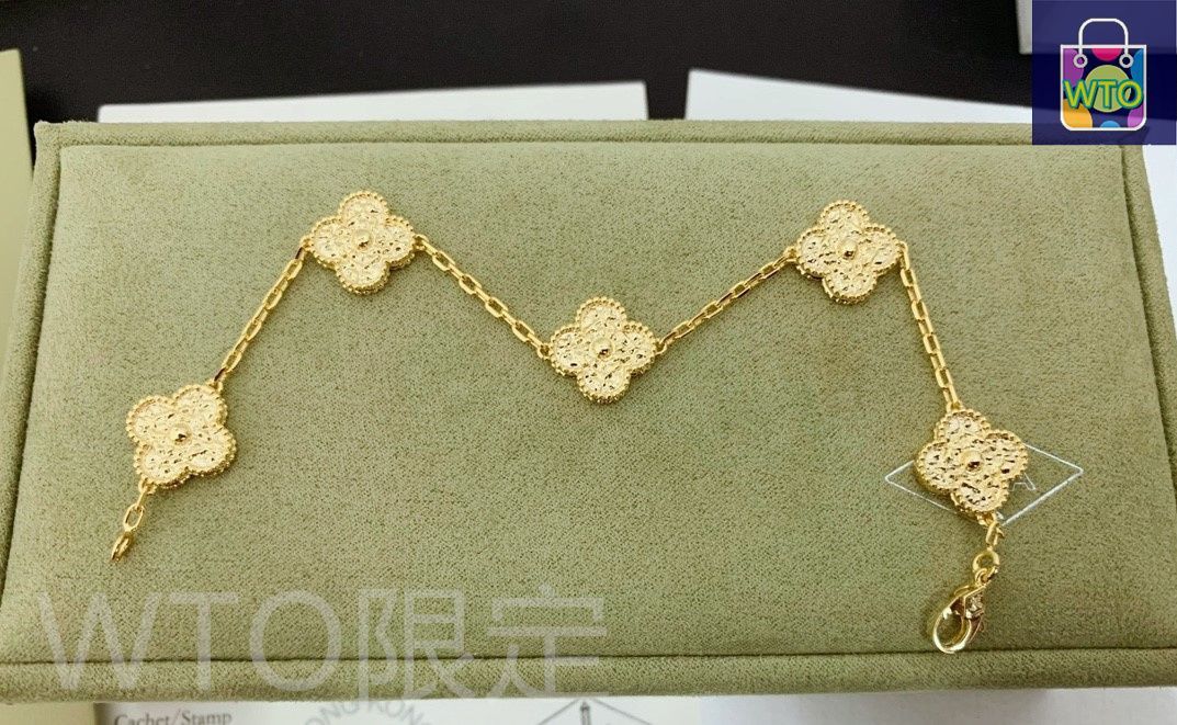 Van Cleef & Arpels ヴァン クリーフ＆アーペルのクラシックな四